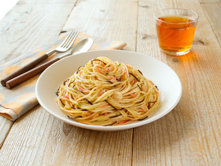 干しエビと塩コンブのパスタ